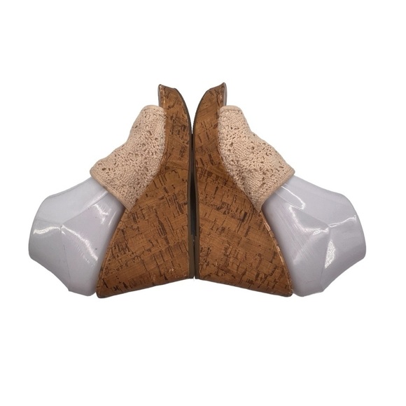 Montego Bay Club Cream Cork Wedge Heel Sandals Size 8 Women’s - Picture 7 of 9